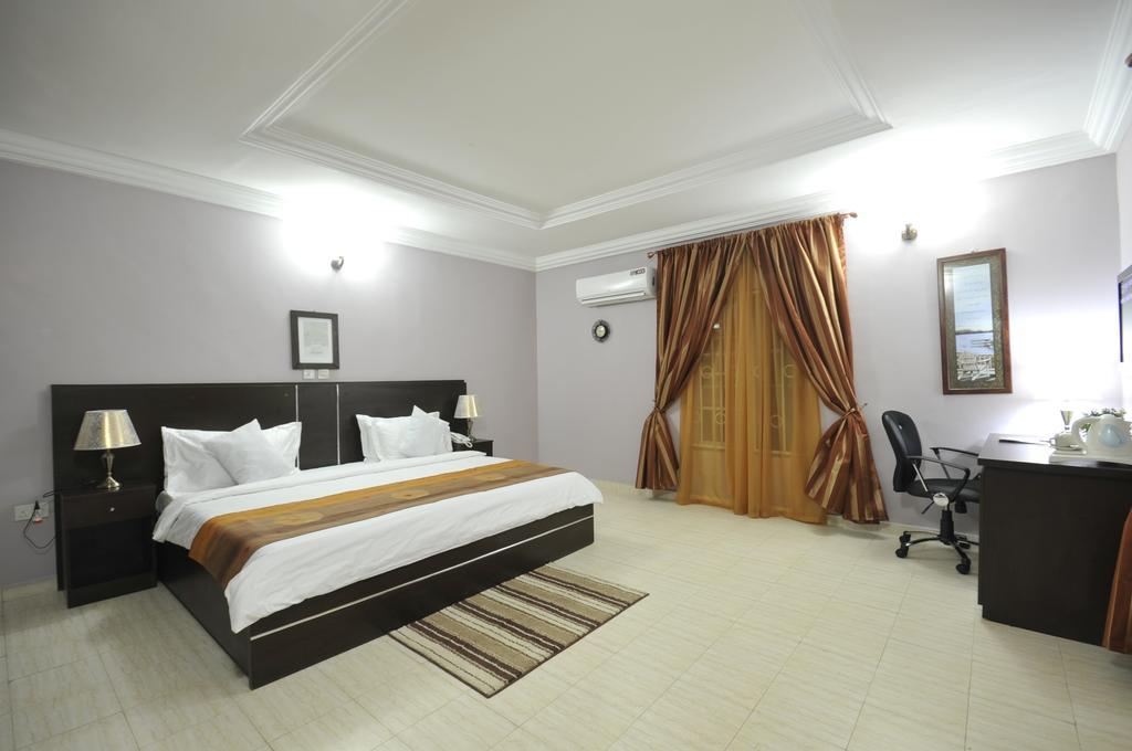 Sheer Luxury Apartments And Suites Abuja Room photo
