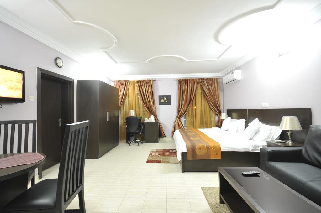 Sheer Luxury Apartments And Suites Abuja Room photo