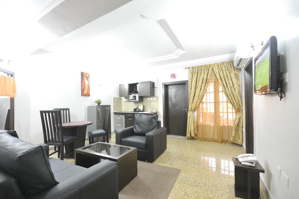 Sheer Luxury Apartments And Suites Abuja Room photo