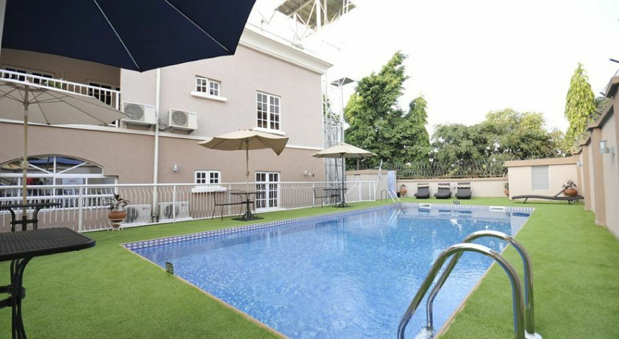 Sheer Luxury Apartments And Suites Abuja Exterior photo